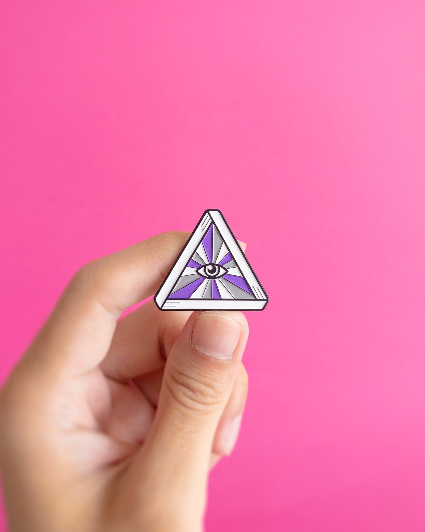 Queer eye (asexual / demisexual) — enamel pin