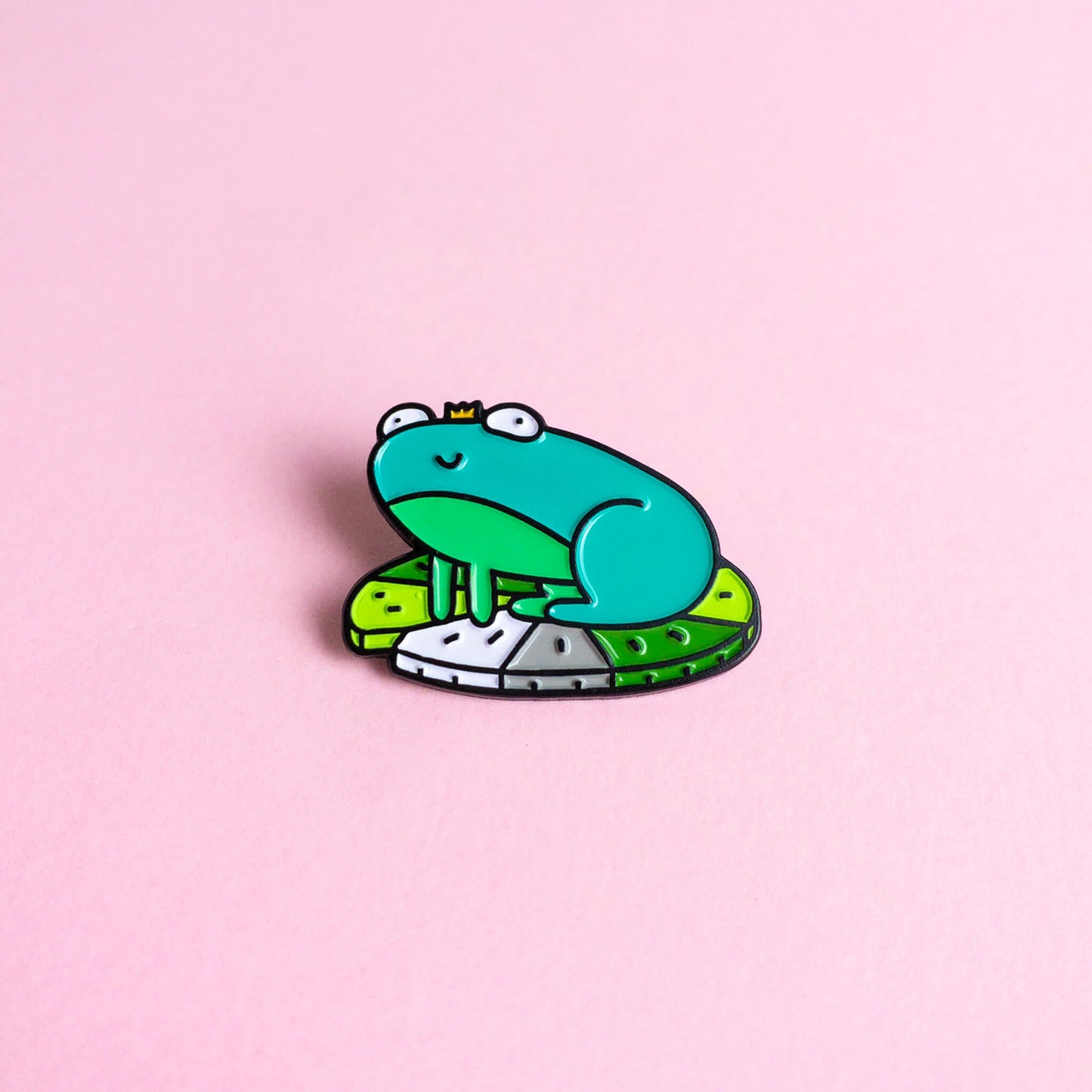 Frog (aromantic) — enamel pin
