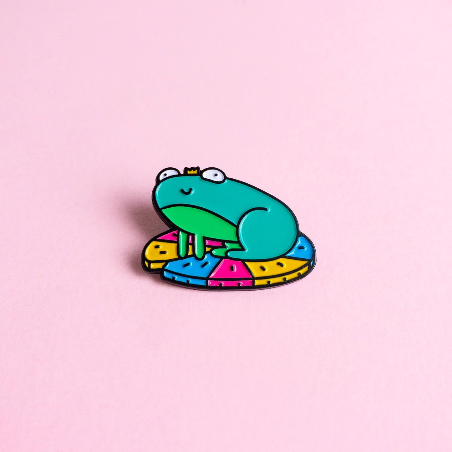 Frog (pansexual) — enamel pin