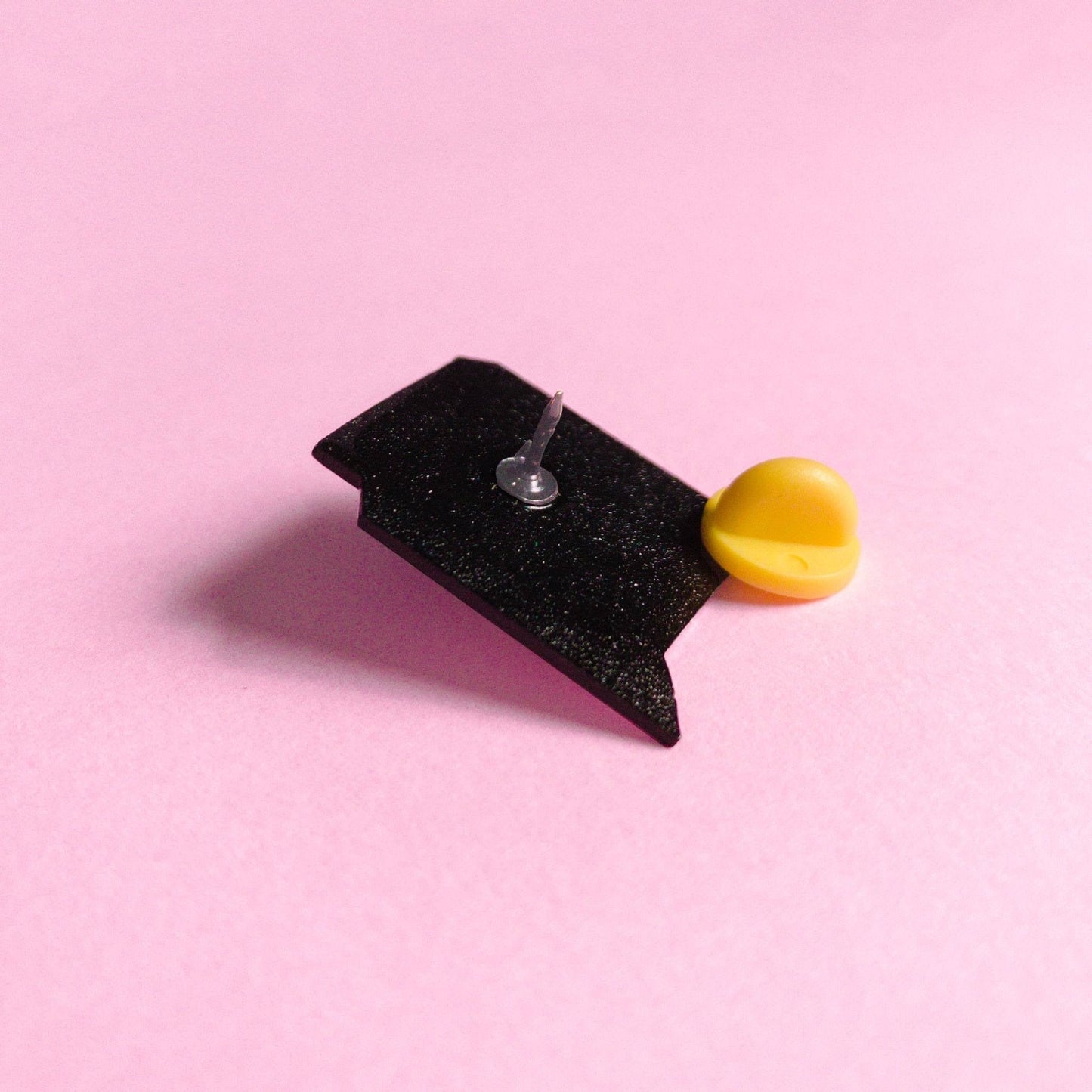 Queer eye (transgender) — enamel pin