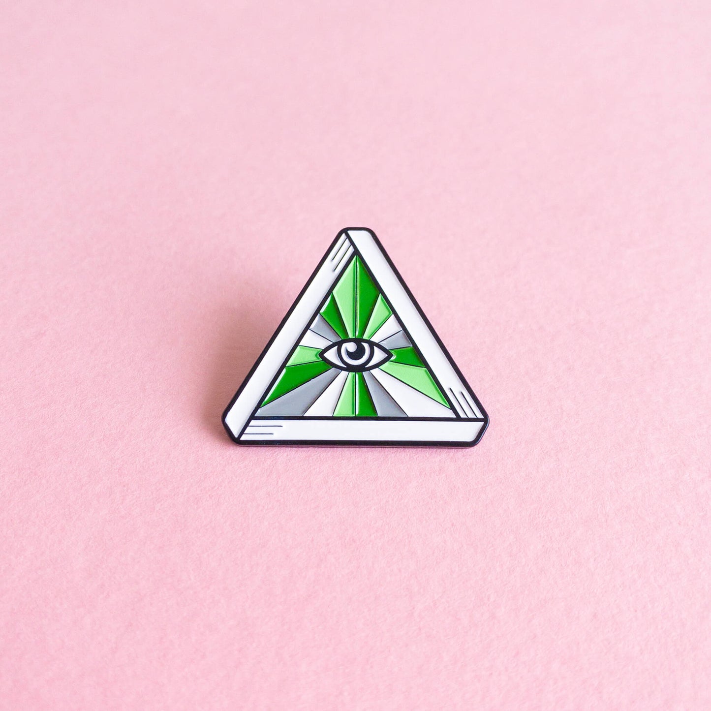 Queer eye (aromantic) — enamel pin