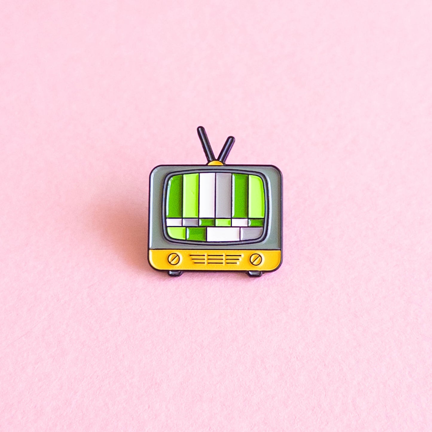 Vintage TV (aromantic) — enamel pin