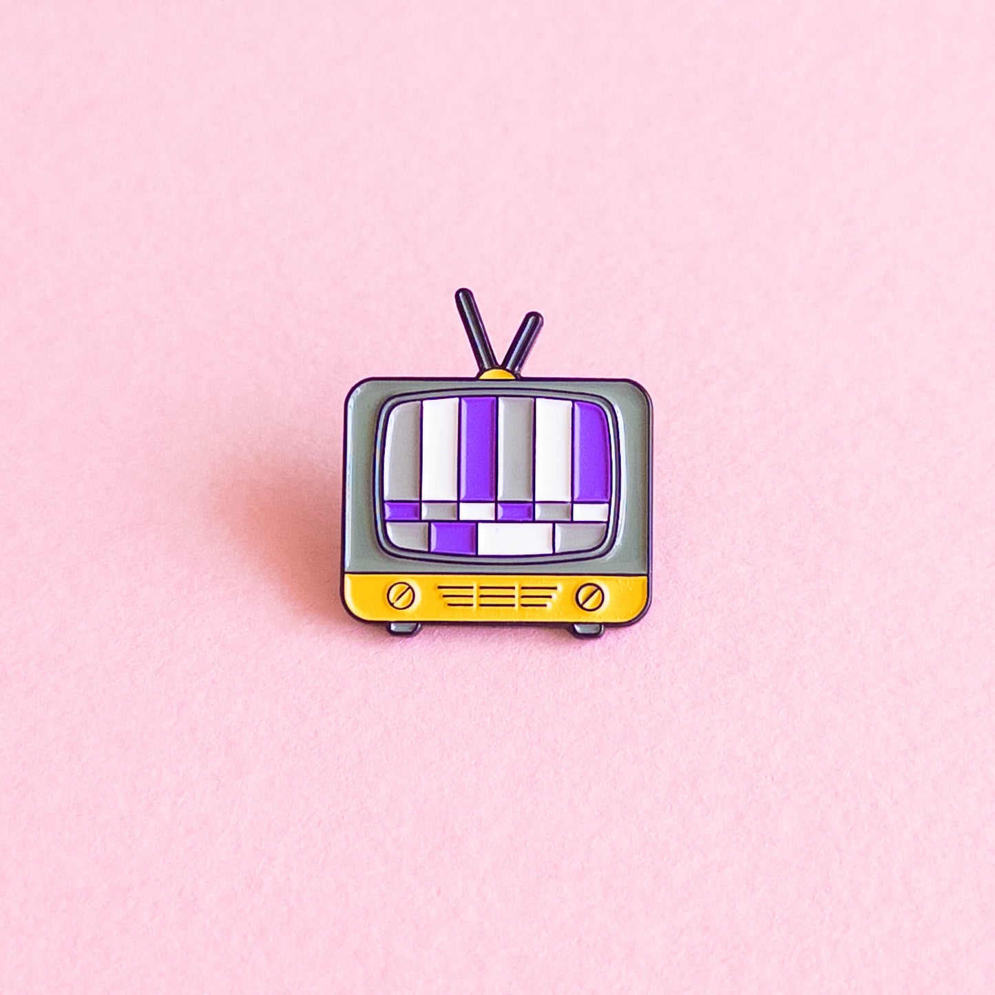 Vintage TV (asexual / demisexual) — enamel pin
